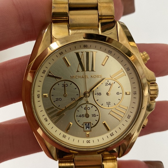 Michael Kors Gold Bradshaw Watch - Picture 4 of 5